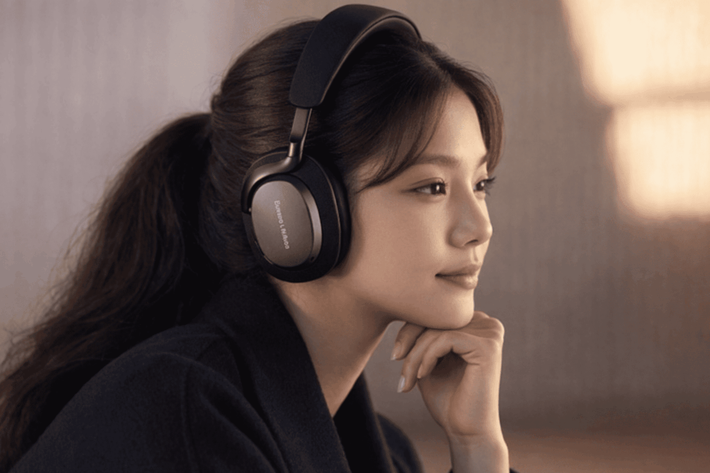 음악을 듣고 있는 젋은 한국 여성